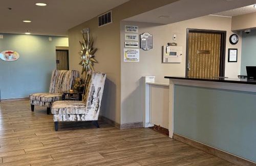 Haubstadt Hotel | Super 8 by Wyndham Evansville North