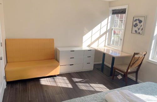 Downtown Baltimore House | Sweet bedroom located central of downtown