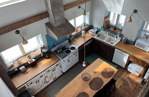 Long Eddy House | The Compound - Farmhouse with a Barn on a private Pond