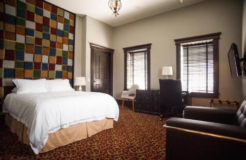 Marietta Hotel | The Hackett Hotel
