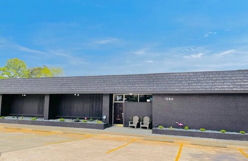 East Point Villa | The Modern Art Foundry - 10 bedroom 10,000 sq ft