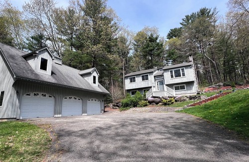 Warren House | The Mountain Laurel Overlook - Hike, Swim, Shop, Eat, Drink, Relax & More!