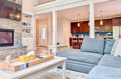 Bay Ridge House | The One-Eighty - 4 Bedroom Beach House