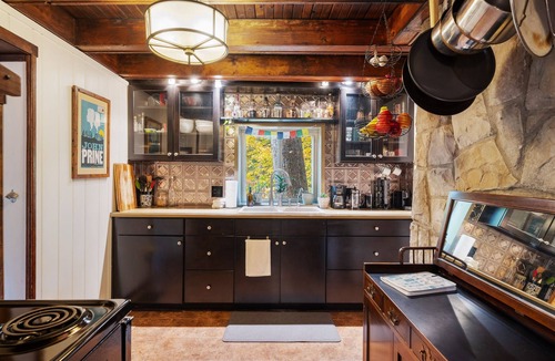 New Albany Cabin | The Writer’s Den
