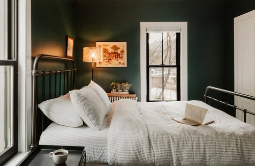 Roscoe Hotel | The Yarra