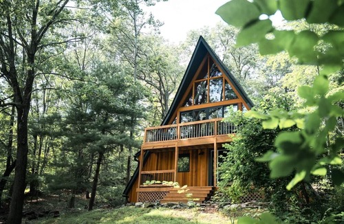 Pine Plains Cabin | This cabin is a 4 bedroom(s), 2.5 bathrooms, located in Pine Plains, NY.
