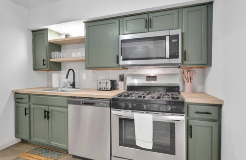 Evansville House | Timeless Charmer with Modern Style
