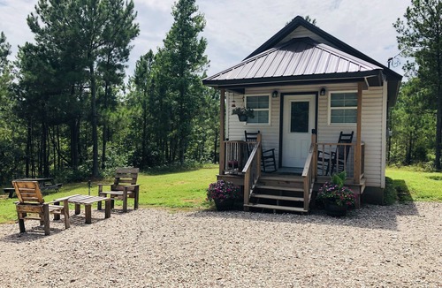 Morris Chapel House | Tiny house/sleeps 4