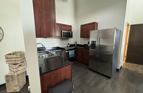 Downtown Toledo Apartment | Toledo Tranquility: Luxe 2-Bed Retreat - Your Perfect Stay Awaits! ADA compliant