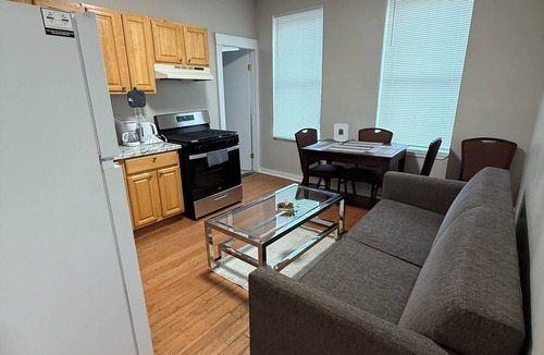 The Hill Apartment | Tranquil 3-bedroom apartment with AC in lovely New Haven Apt.# 2