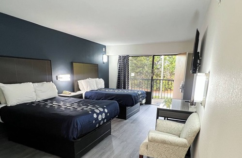 New Castle Hotel | Travel Inn
