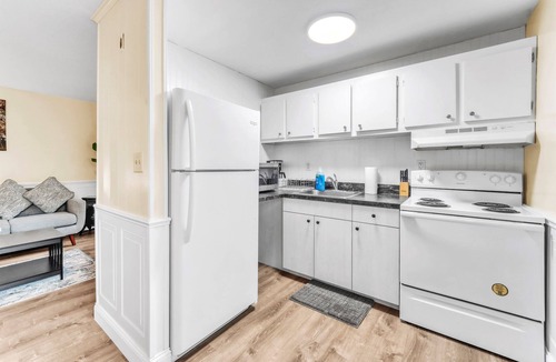 Central Manchester Apartment | TruStay in Central CT
