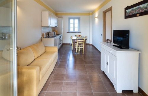 San Rocco Apartment | Tuscan Enchantment - Apartment with Terrace - Wheat