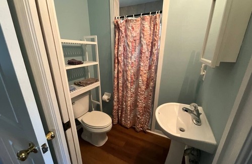 Williston House | Two Hawk Hammock Suite