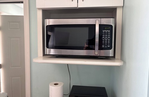 Misquamicut Apartment | Unit 8 Charming studio in superb Westerly with WiFi, AC