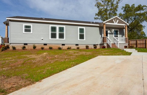Harvest Apartment | Upscale Duplex Getaway for 4 near Madison