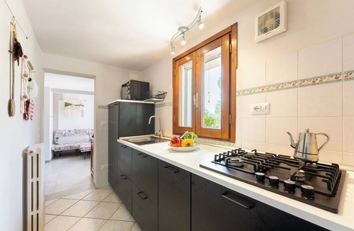 Lamporecchio House | Vacation home with swimming pool, hot tub Relaxation and tranquility
