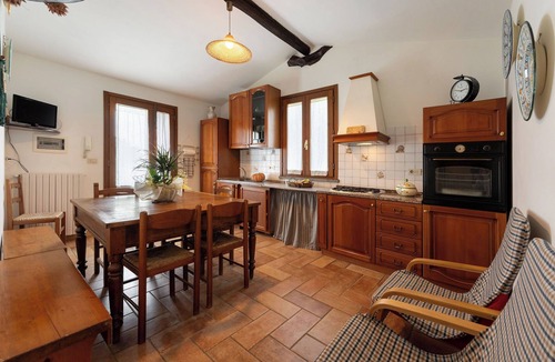 Lamporecchio House | Vacation home with swimming pool, hot tub Relaxation and tranquility