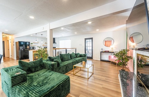 Summerlee House | #VelvetHill#NewRiverGorge#HOTTUB#GameRooM#PetFriendly#FirePit#KidsArea#BBQGrill
