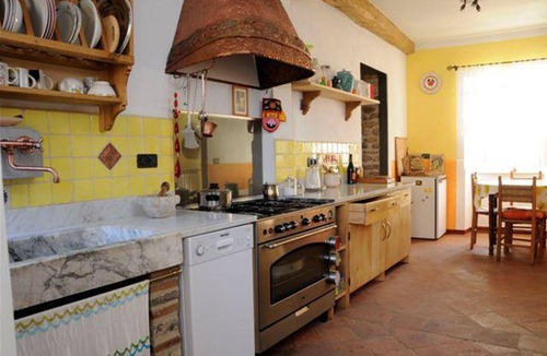 Nozanno Villa | Very private villa, pool, 12 km to Lucca, walk to restaurant, amazing views