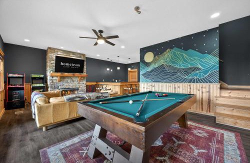 Wolf Laurel House | Views For Miles HotTub-PoolTable FirePit Remodeled