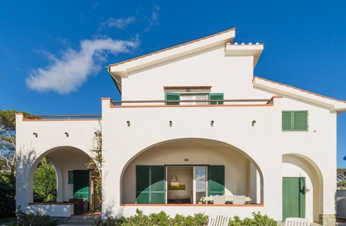 Marina di Campo Villa | Villa Asteria directly on the beach