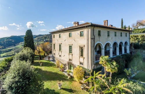 Lucca Villa | 'Villa Barsocchini' with Mountain View, Private Pool and Wi-Fi