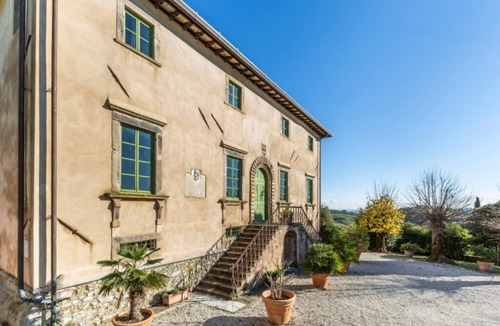 Lucca Villa | 'Villa Barsocchini' with Mountain View, Private Pool and Wi-Fi