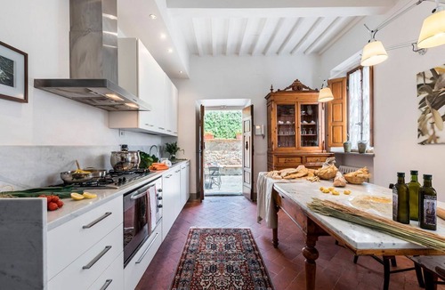 Massa e Cozzile Villa | Villa Bernardino - Five Bedroom Villa, Sleeps 12