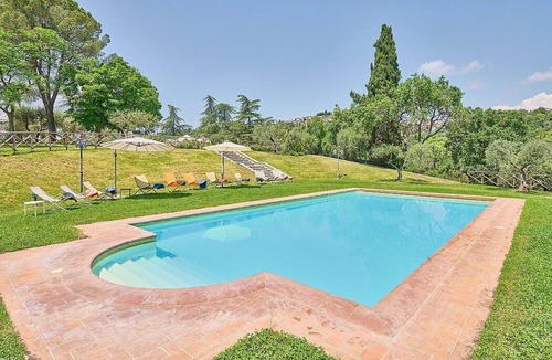 Agello Villa | Villa Cataldo: A characteristic and welcoming three-story ancient house situated a few miles from the shores of Lake Trasimeno, with Free WI-FI.