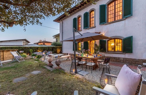 Lucca Villa | Villa Cesare, a Convenient 4 bedroom Villa with Pool close to Lucca Town