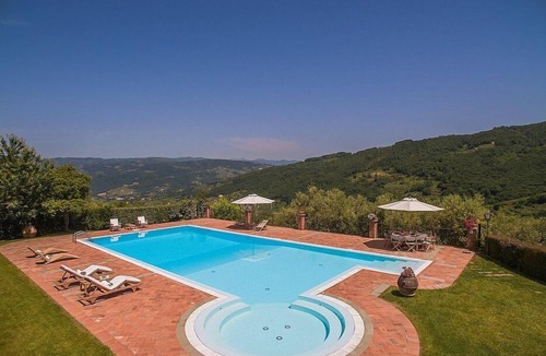 Monsummano Terme Villa | Villa Eccelsa: An elegant and welcoming two-story historical villa surrounded by the greenery, with Free WI-FI.