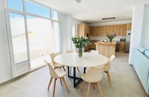 San Roque Villa | Villa Junto al mar