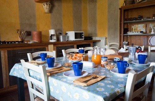 Barberino Val d'Elsa Villa | Villa for 12 with A/C, wifi and a large pool in the Chianti