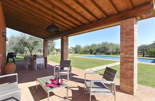 Cascine-La Croce Villa | Villa in Colle Di Compito with 5 bedrooms sleeps 9