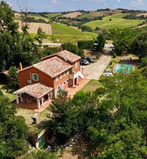 Polverigi Bed & Breakfast | Villa LeMarche b&b