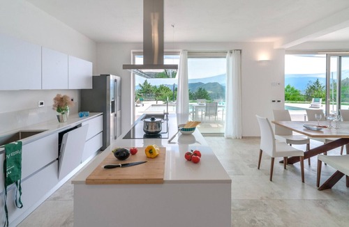 Acqualagna Villa | Villa Montefalcone 8 by Marche Holiday Villas