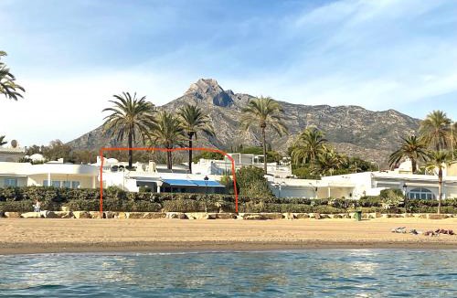 Golden Mile Villa | VILLA OVERLOOKING BEACH , Central, quiet, parking, swimming pool