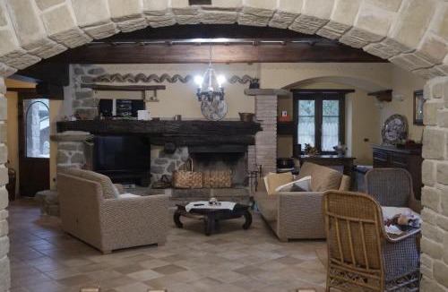 Monteluiano Apartment | Villa Sant' Andrea