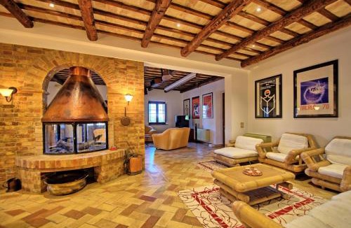 Colonnella Villa | Villa Vittoria by PosarelliVillas