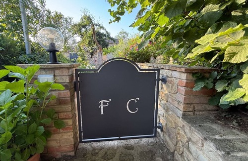 Penna San Giovanni House | Villa with private pool and hot tub near The Sibillini National Park