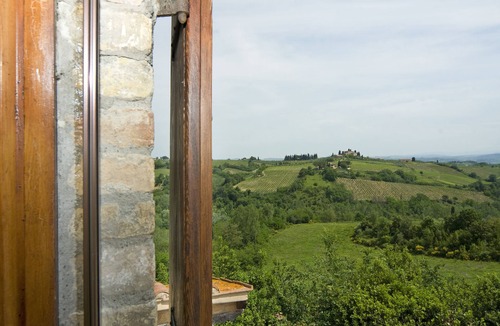 San Gimignano Villa | Villa with pool, 4 rooms en suite, WiFi A/C, walking distance from San Gimignano