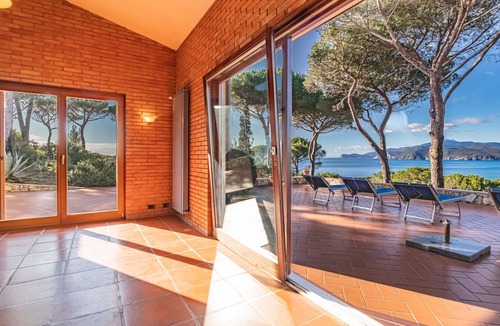 Morcone Villa | Villa with private access to the beach