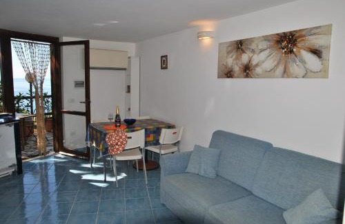 Sperlonga House | Villa with terrace overlooking the sea