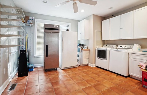 Rose Haven House | Waterfront- 5-bedroom house with dock in charming North Beach