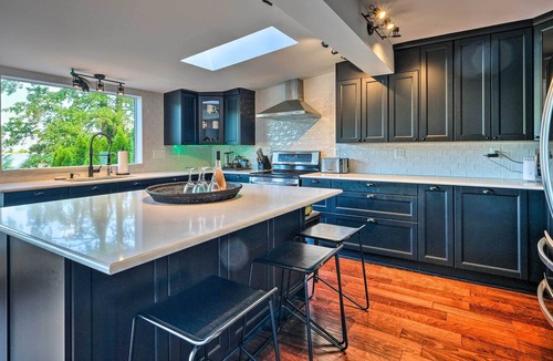 Deale Beach House | Waterfront Deale Home w/ Hot Tub + Bay Access