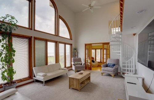 Luna Pier House | Waterfront Luna Pier Home 14 Mi to Downtown Toledo