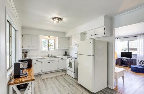 Port Clinton House | Waterfront Port Clinton Cottage: 5 Mi to Lake Erie