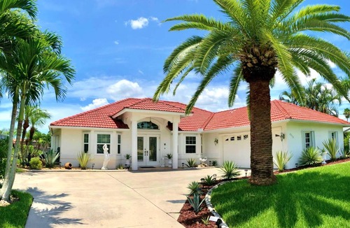 Cape Coral Villa | Waterfront Villa with Pool, Hot Tub and oversized dock ! Quick Gulf Access