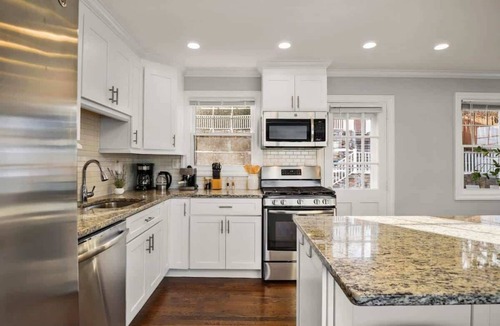 Cove - East Side - Shippan House | Waterview House Walking Distance from Cove Beach